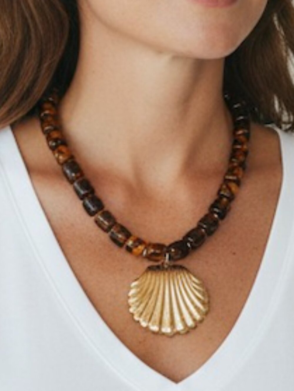Julietta Gold Shell Pendant Necklace with Tortoiseshell Beads - Picture 8 of 14